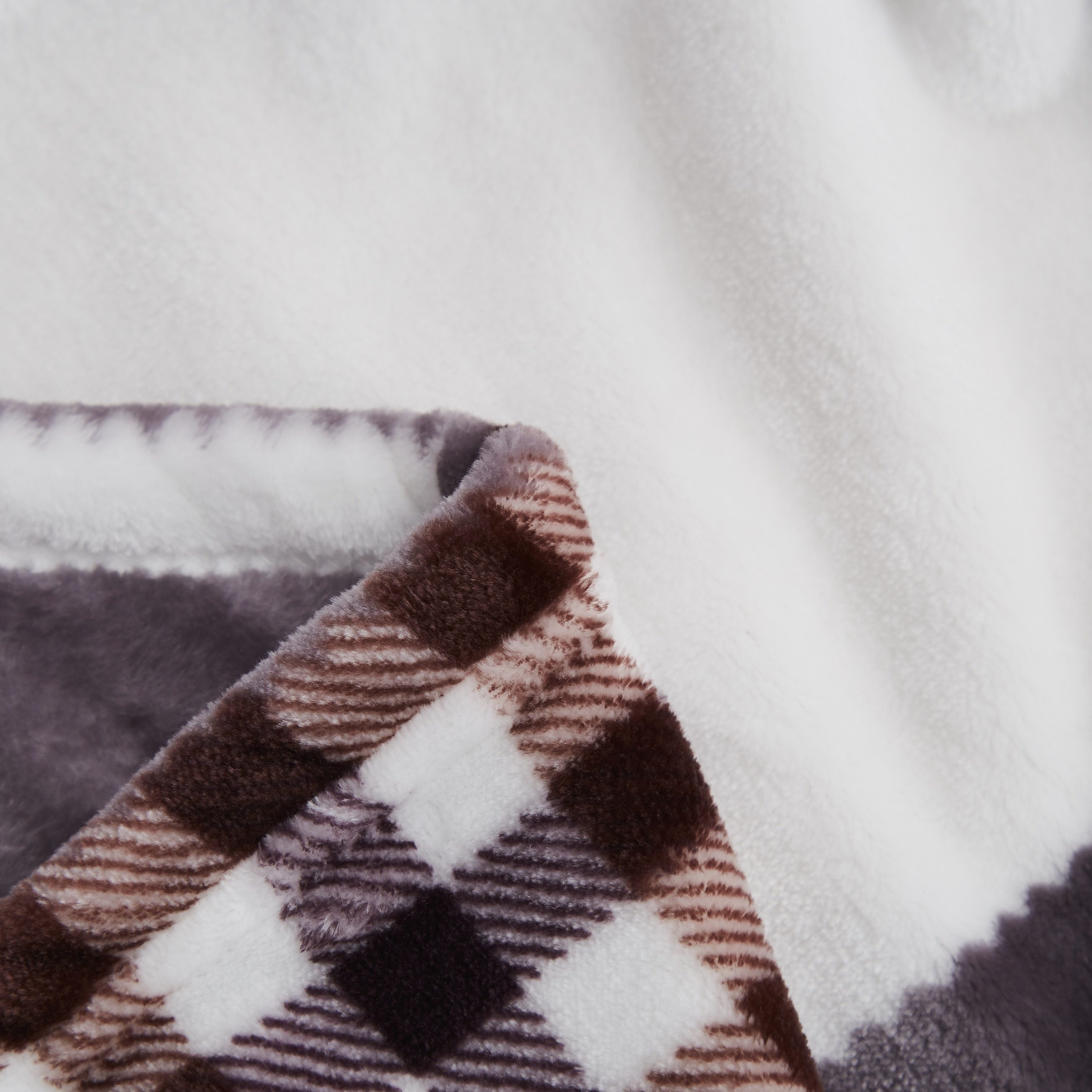 Cozy Mauve Farmhouse Plaid Fleece Blanket